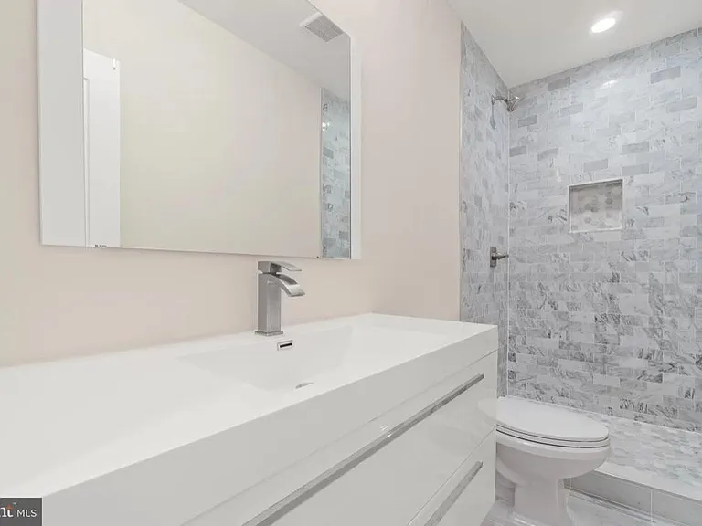 1121 Montello Ave NE #2 — Photo 16