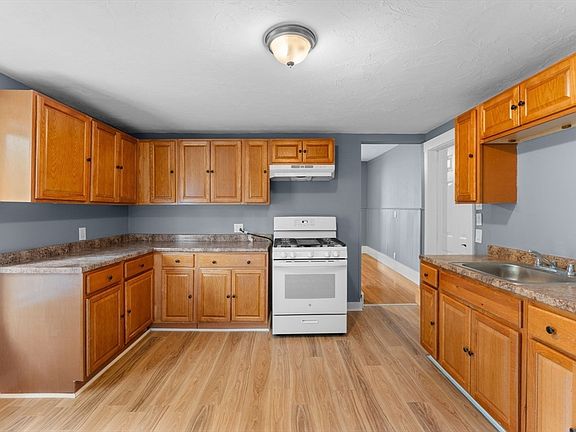 4th image of 12R Granite