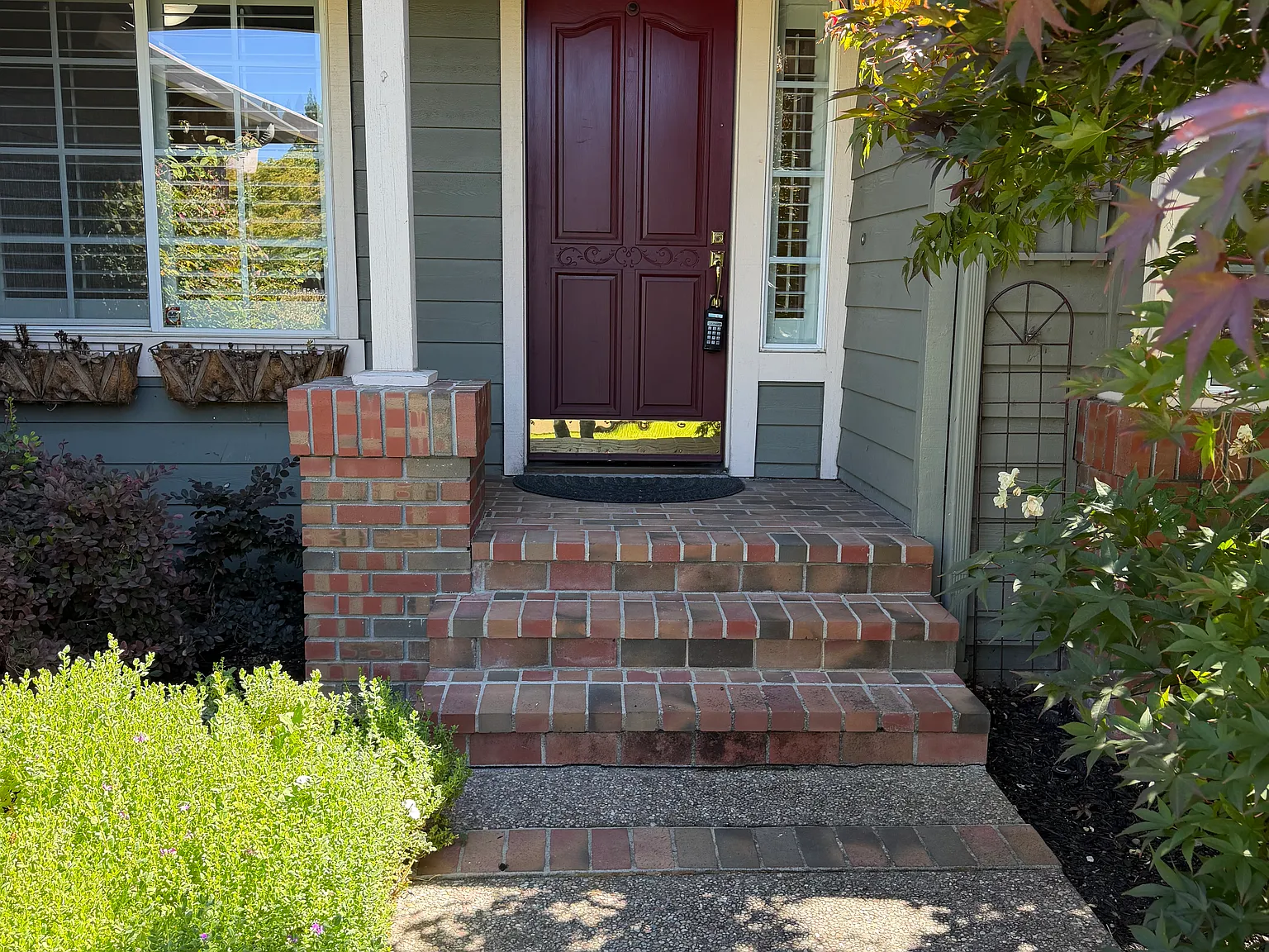 4 bed, 2022 sqft, $6,450 — Photo 3