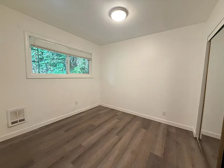 39th Ave Flats — Photo 42
