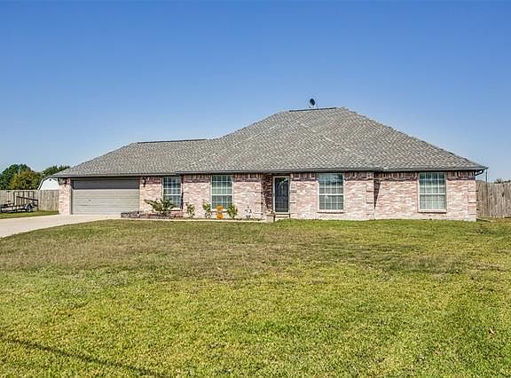 3rd image of 1850 N Meadow Cir