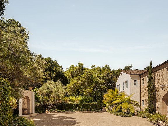 4th image of 848 Picacho Ln