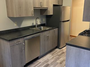 8200 31st St W #2, Minneapolis, MN 55426
