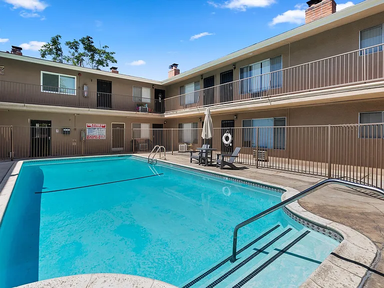 School Circle Apartments - Riverside, CA — Photo 41