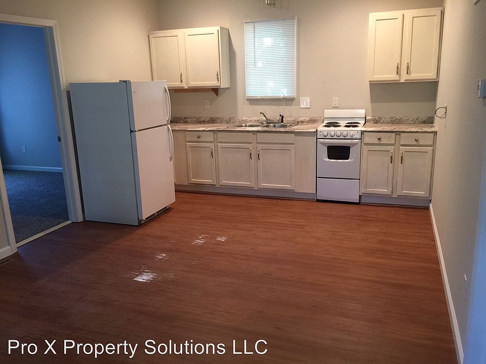 2nd image of 207 W 19th St