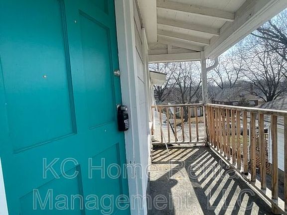4th image of 810 S Hardy Ave APT B