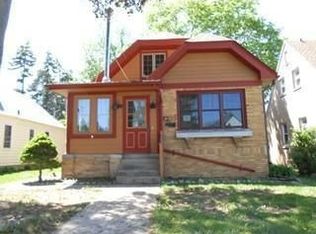 2373 S 84th St, West Allis, WI 53227
