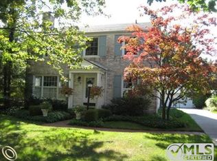 599 Lakeland St, Grosse Pointe, MI 48230