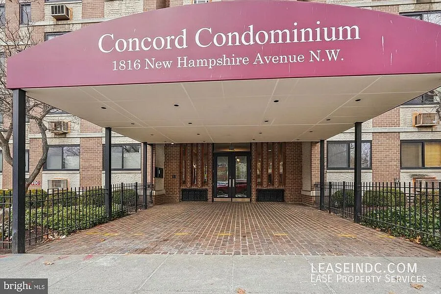 Studio, 370 sqft, $1,725 — Photo 2