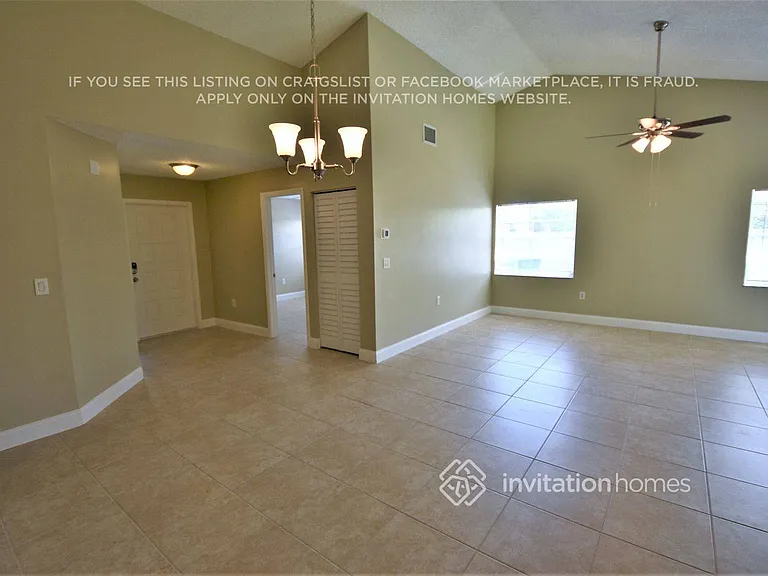 3211 NW 123rd Ter — Photo 4