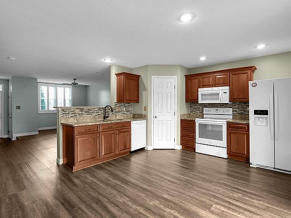 4th image of 429 S Miller Dr