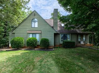 1037 Amber Ridge Rd, Charlottesville, VA 22901