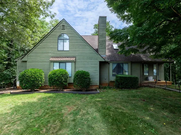 1037 Amber Ridge Rd, Charlottesville, VA 22901