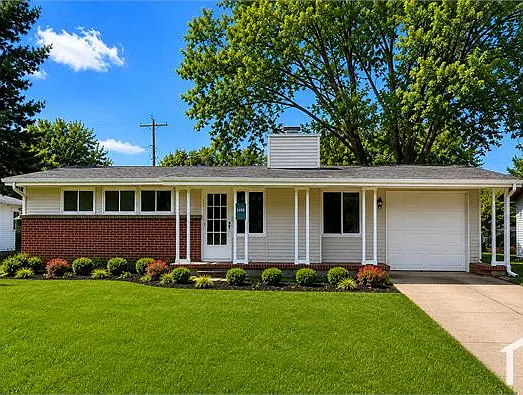 4 bed, 1107 sqft, $1,875 — Photo 2