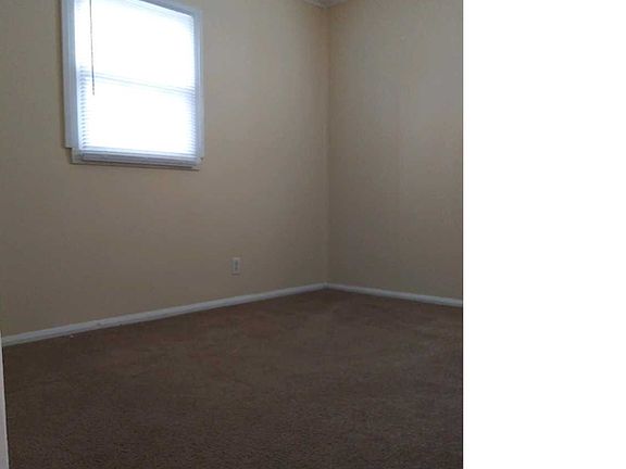 4th image of 3004 Garfield Dr