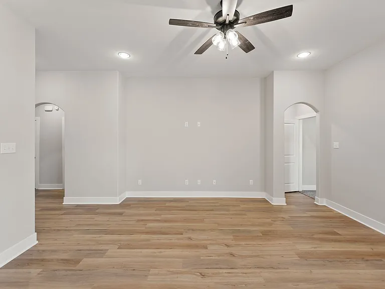 1005 Hardaway Ln — Photo 11