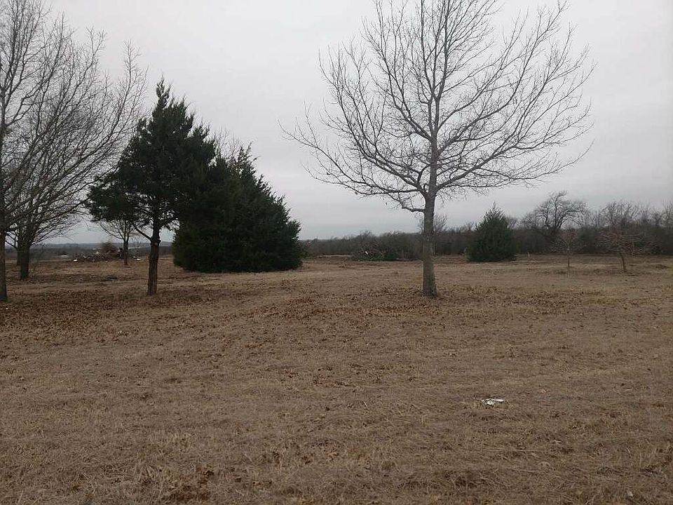 2nd image of 214 Mikel Rd