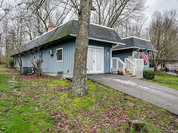 2nd image of 130 Lakeshire Dr