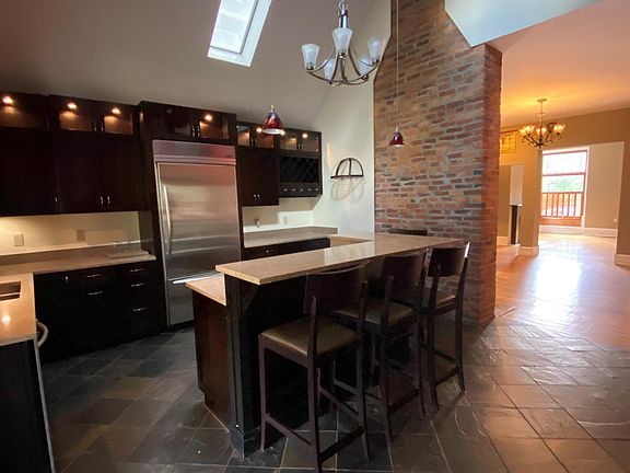 4th image of 228 W Hubbard Ave #228