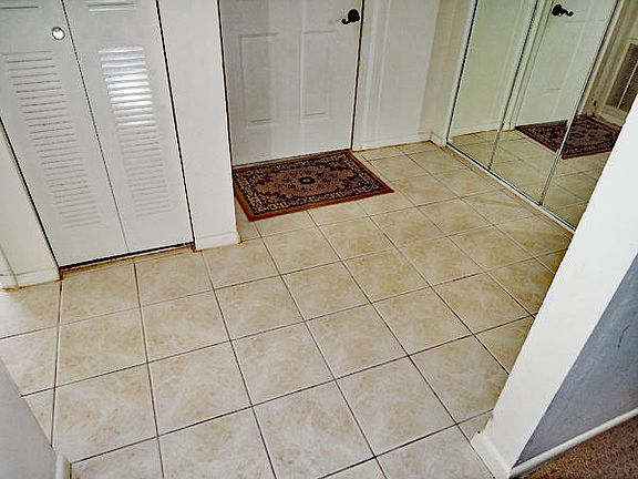 4th image of 1203 S Lakes End Dr APT D1