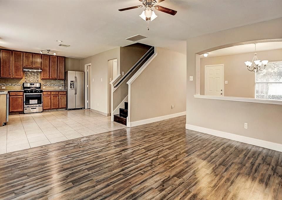 1st image of 730 Remington Walk Ct