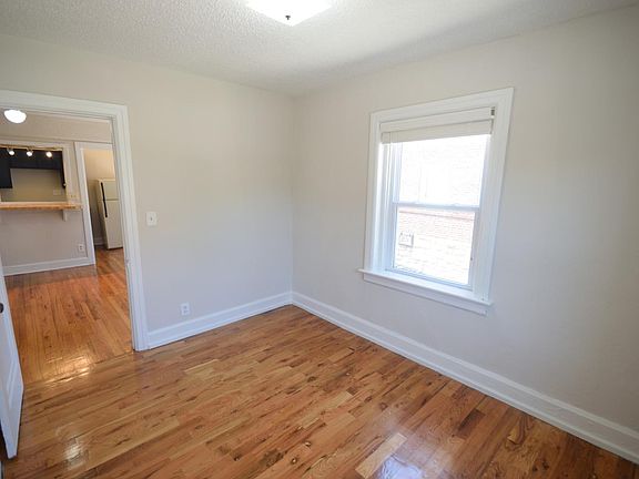 5th image of 808 W 38th St #9