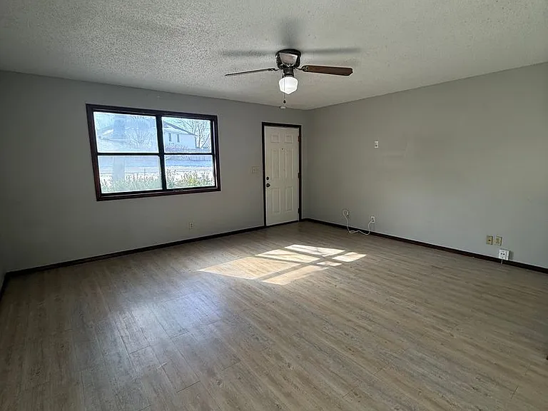 2367 W Farm Road 164 — Photo 2