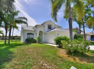 142 Heatherwood Dr, Royal Palm Beach, FL 33411