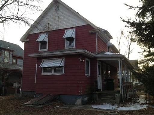 2nd image of 34 Bourne Ave