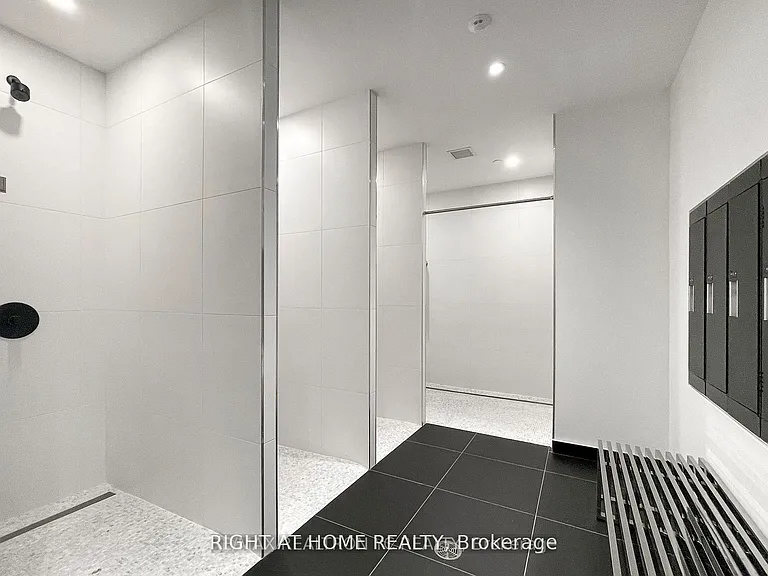 20 Edward St #1917 — Photo 11
