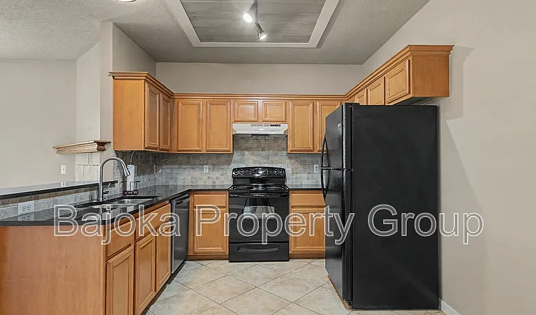 43018 Burlington Dr — Photo 16