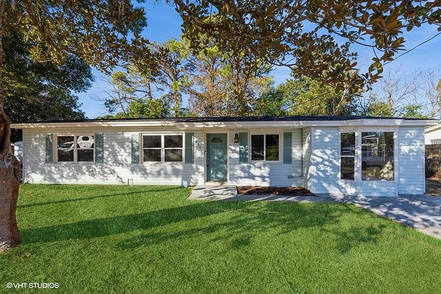 1st image of 631 Stonehenge Dr