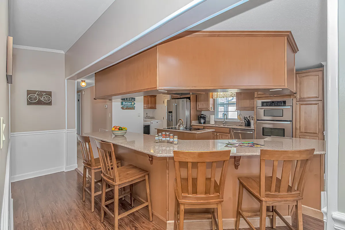 Building Photo - 441 Oceanside Dr