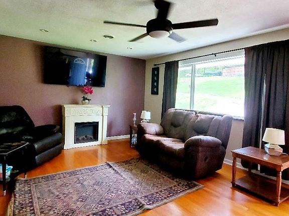 2nd image of 139 East Dr