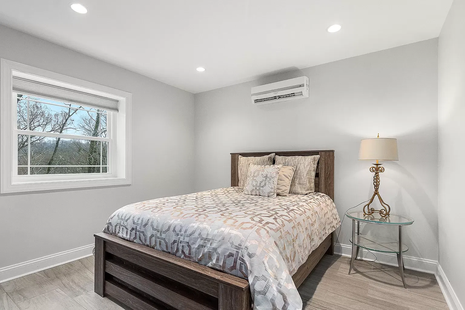 Studio, 700 sqft, $1,195 — Photo 1