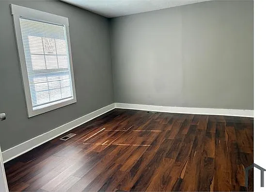2729 W Market St — Photo 7