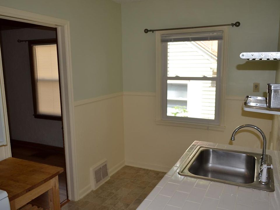 Tile counter tops in kitchen