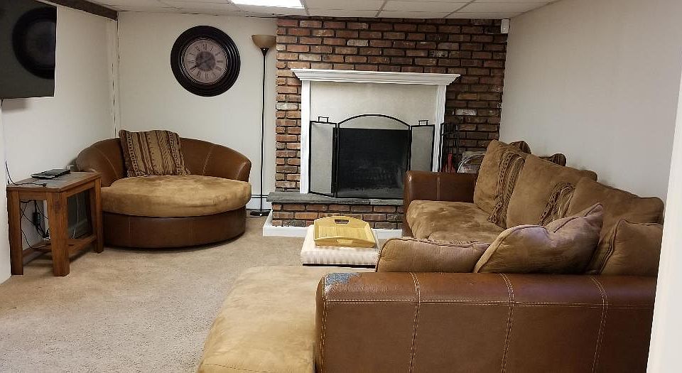 1st image of 685 Francis Dr