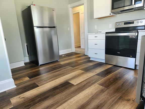 3rd image of 211 Buckeye St #211