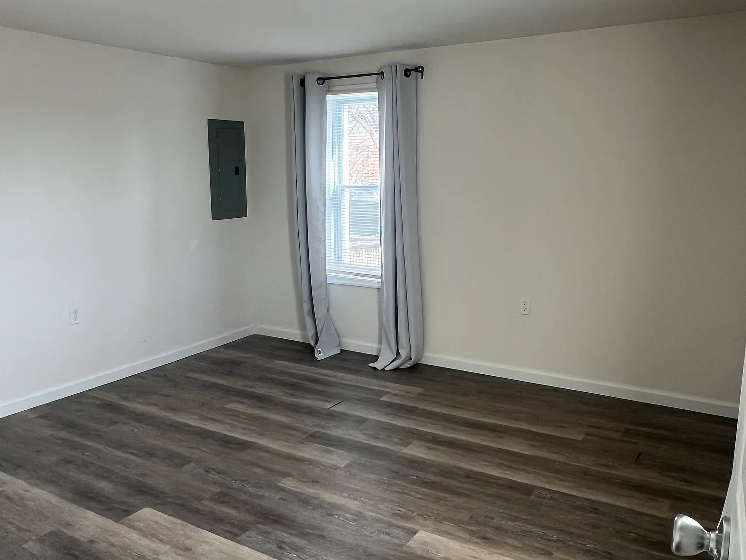 1 bed, 800 sqft, $1,350 — Photo 4