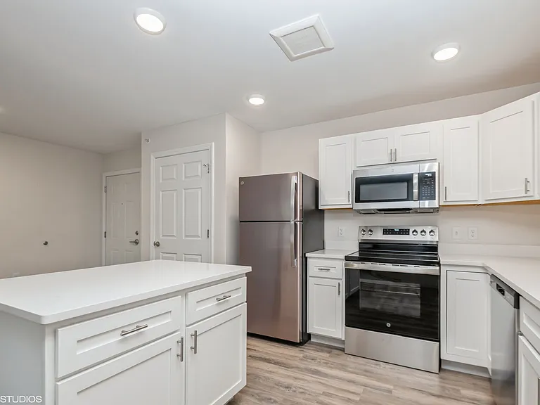 Clark Brook Apartments — Photo 23