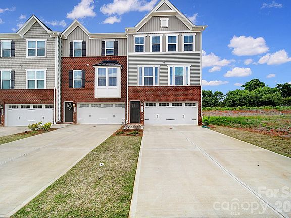 2nd image of 2528 Grantham Place Dr