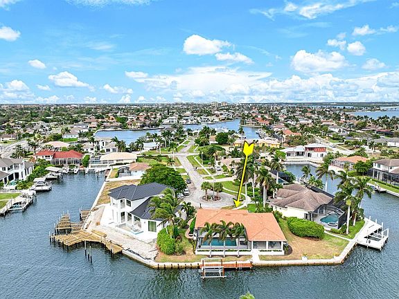 4th image of 418 Tarpon Ct