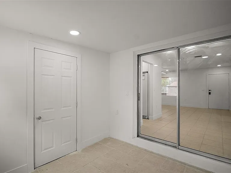 14884 SW 35th Cir — Photo 12