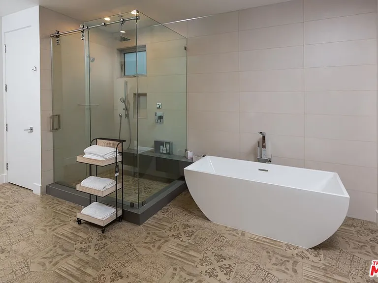 721 N Spaulding Ave — Photo 23