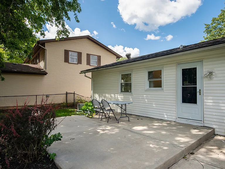 1021 Lonsdale Rd — Photo 13