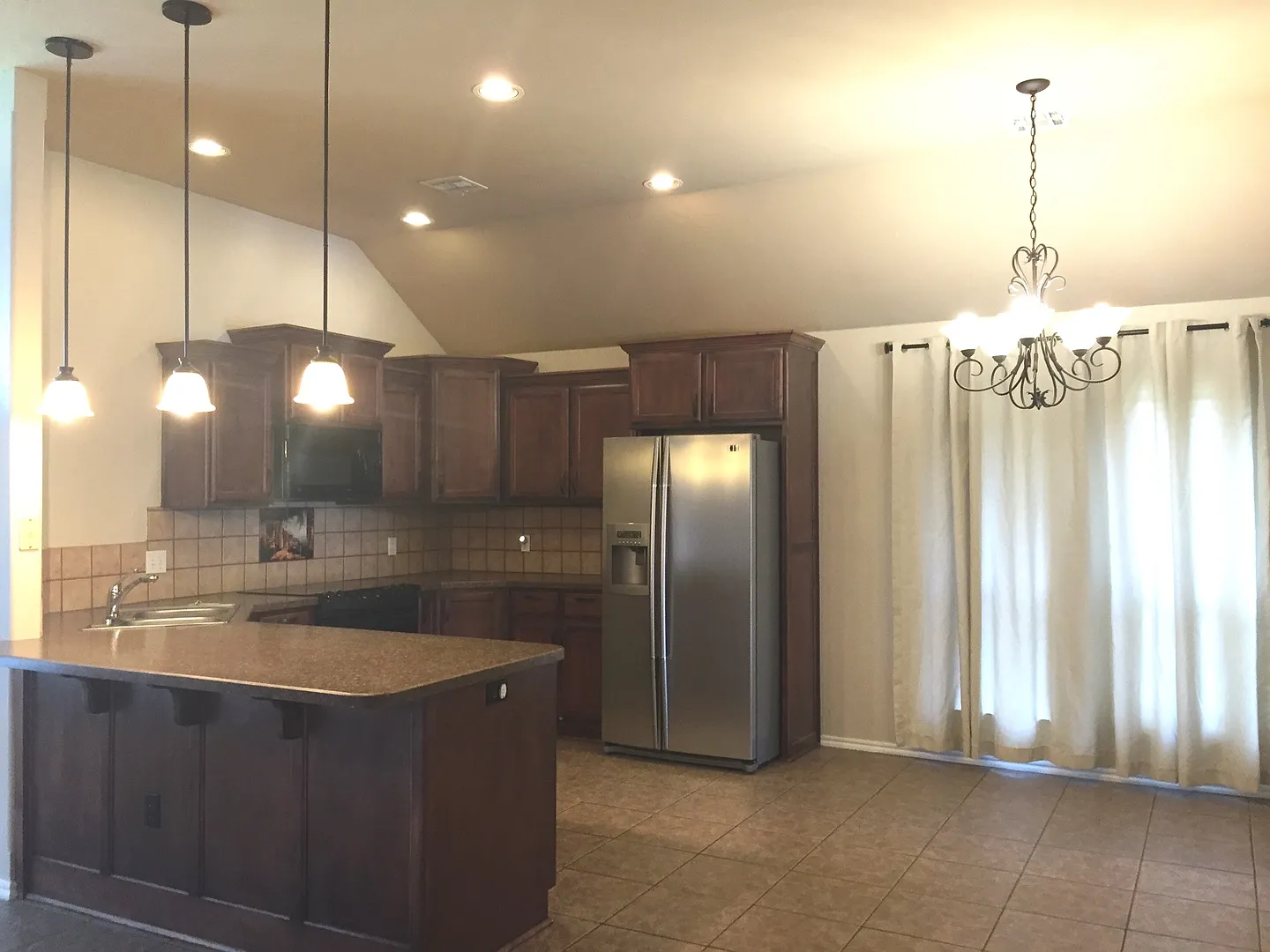 4 Bedrooms + 2 Living + In Edmond Schools + Community Pool + Storm Shelter — Photo 3