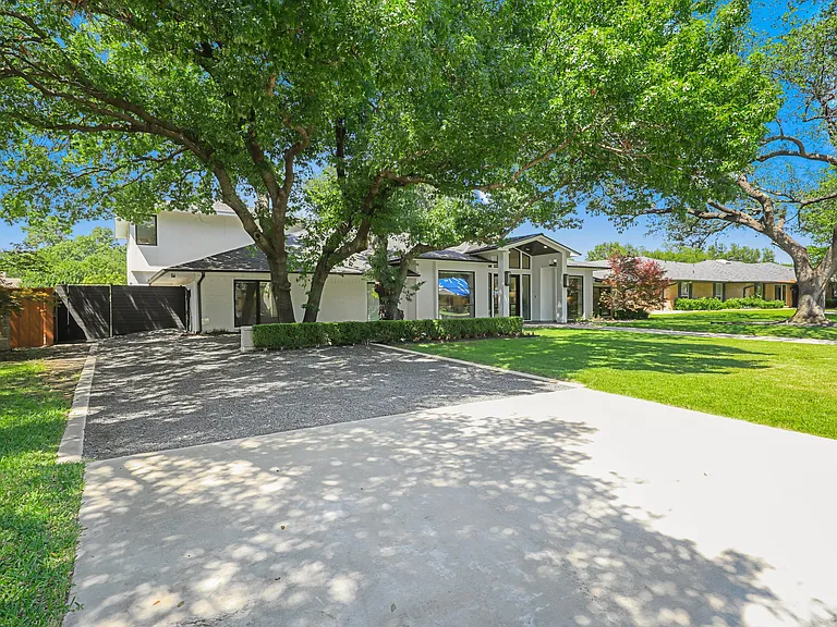 4139 Allencrest Ln — Photo 3