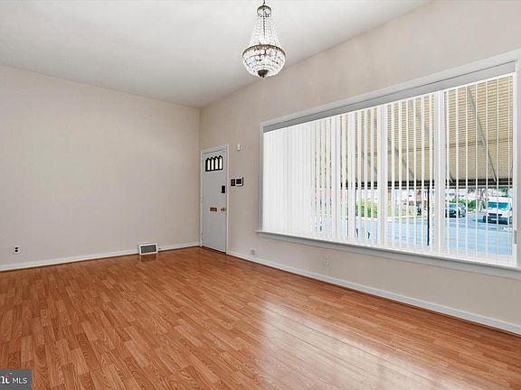 4th image of 8354 Summerdale Ave