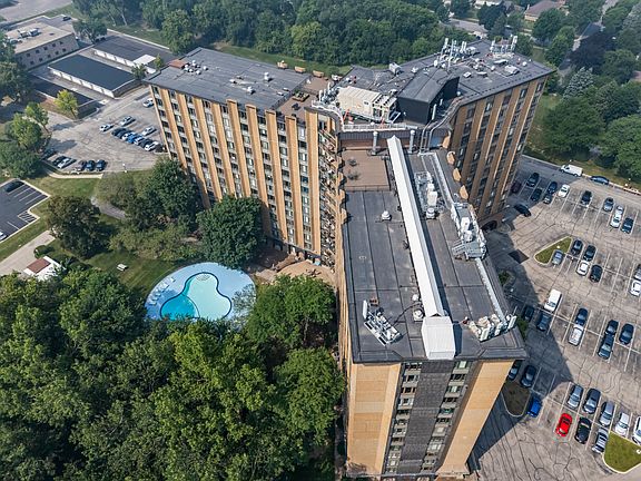 4th image of 1 Renaissance Pl #Penthouse 1